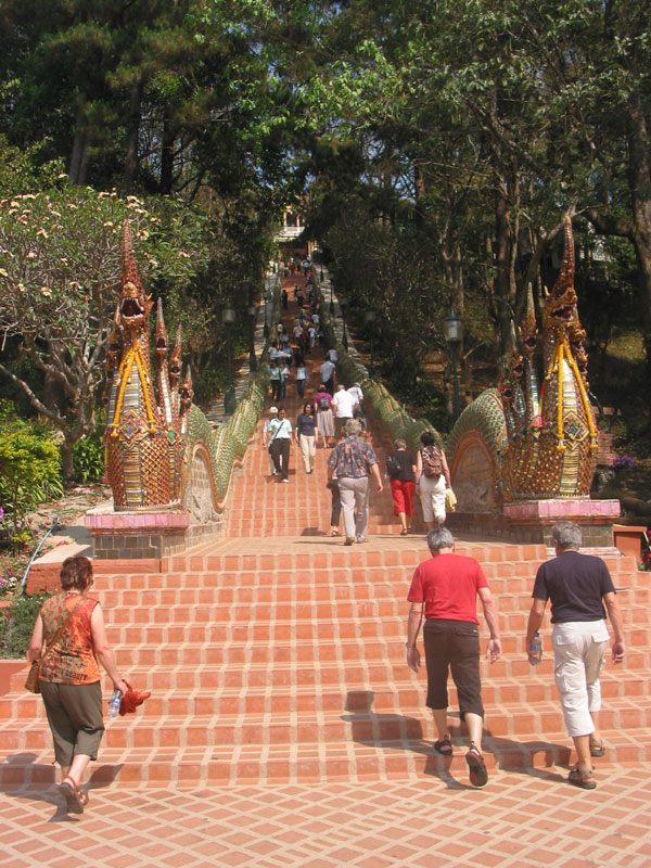 Trap naar Doi Suthep 2